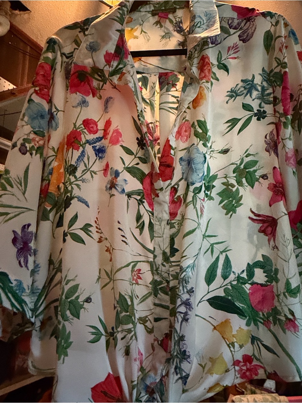 Sexy + sweet Floral Vince Camuto Print Women’s Button-Front Blouse - Picture 9 of 9